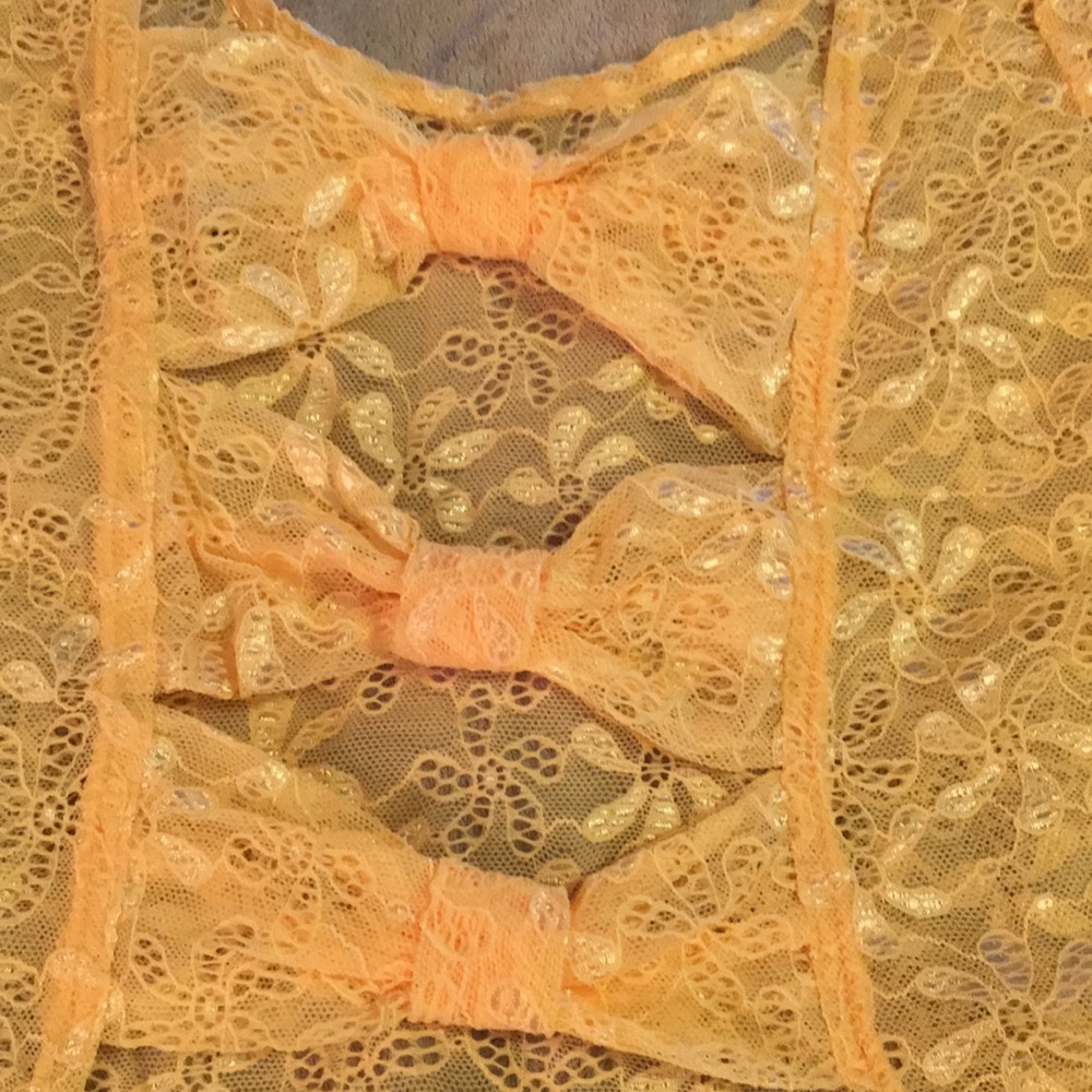 Yellow top - Picture 4 of 4